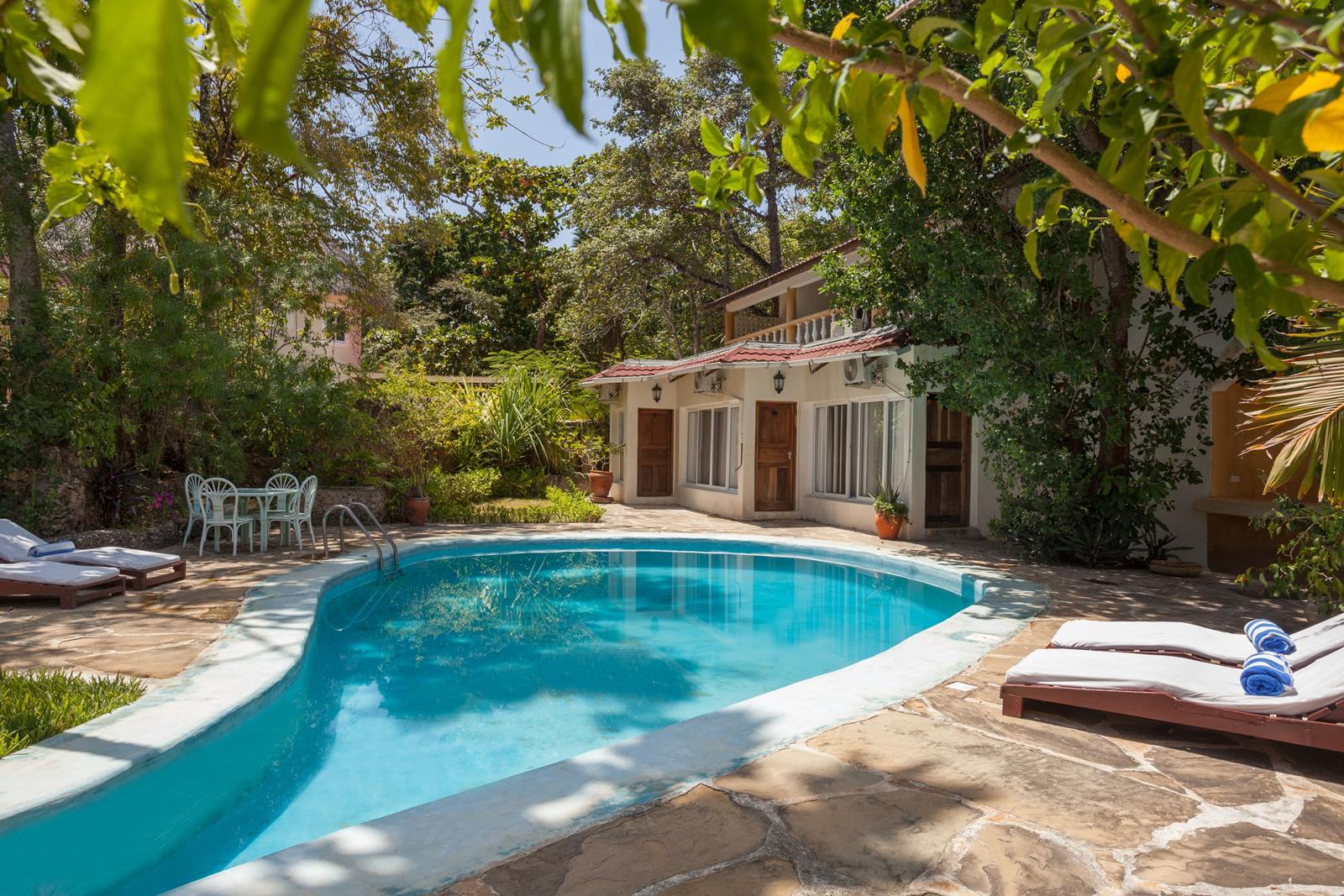 Blue Marlin Beach Hotel