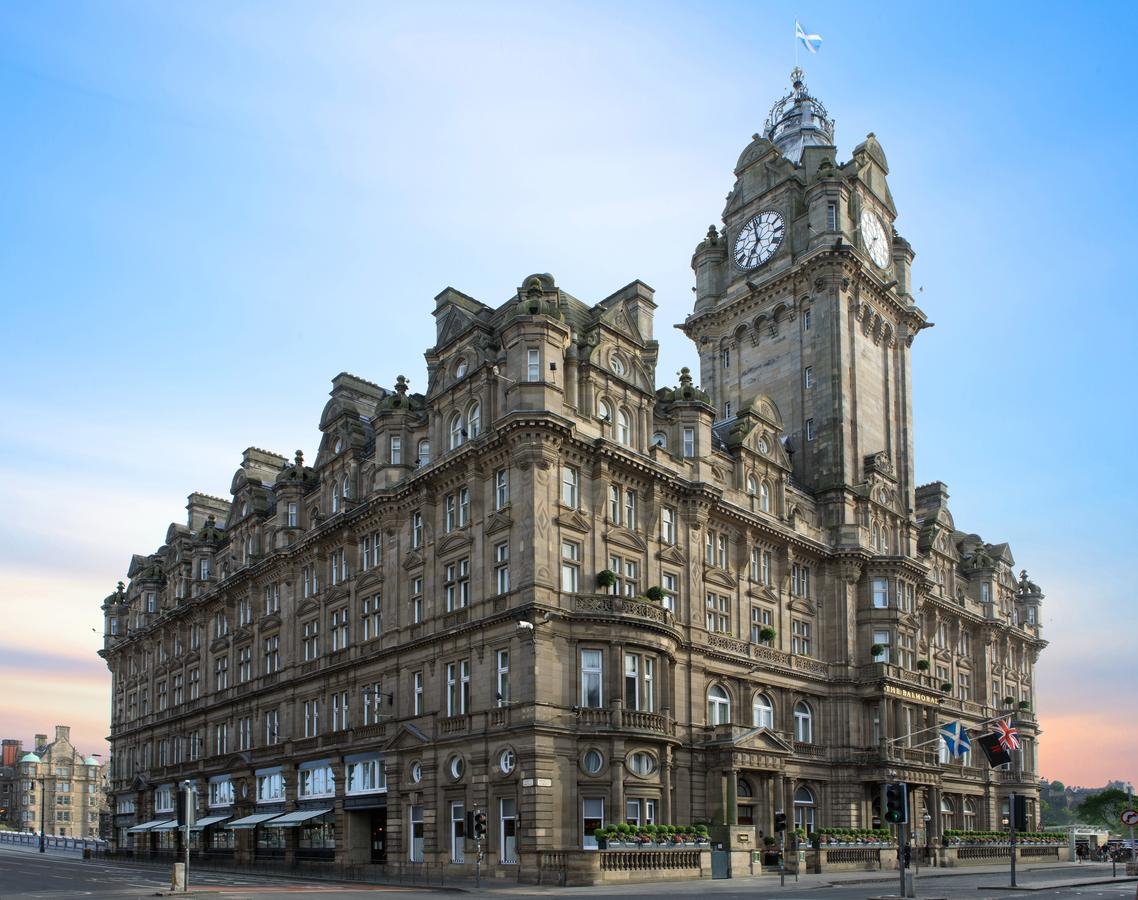 The Balmoral en su destino