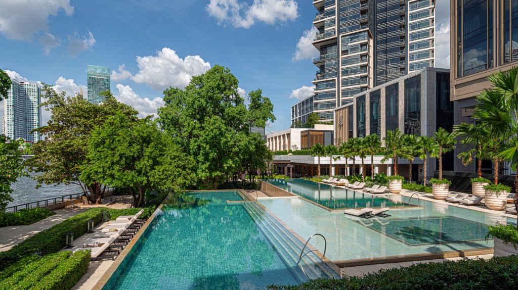 Four Seasons Hotel Bangkok at Chao Phraya River en su destino