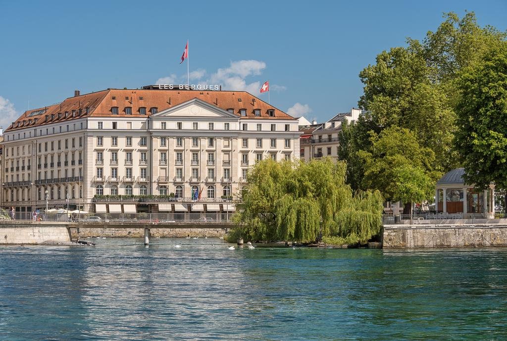 Four Seassons Hotel des Bergues en su destino