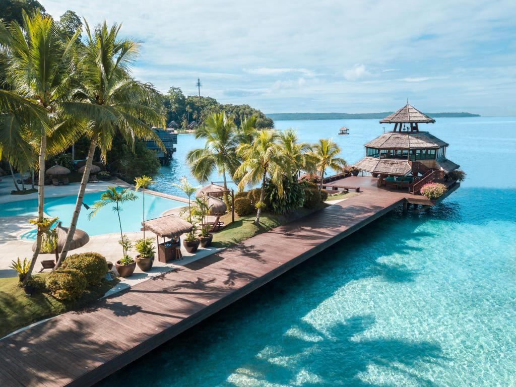 Pearl Farm Beach Resort en su destino