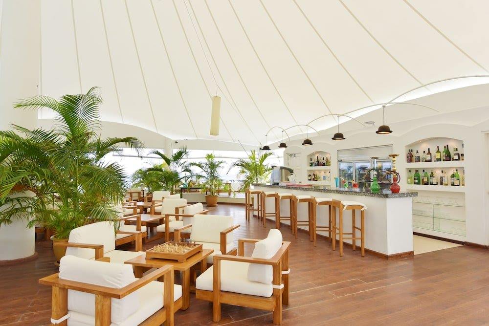 Safari Island Resort en Maldivas