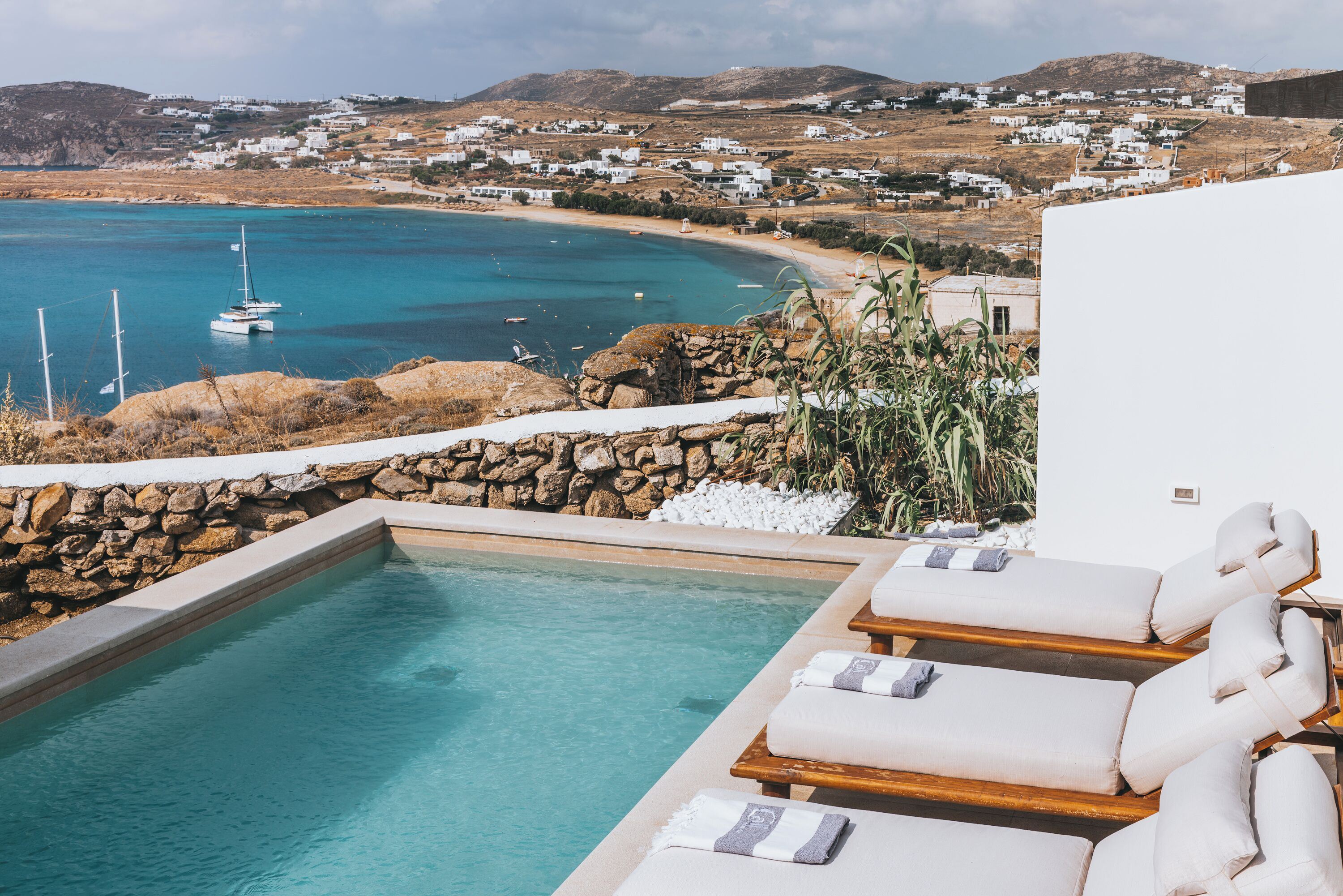 Cali Mykonos en su destino