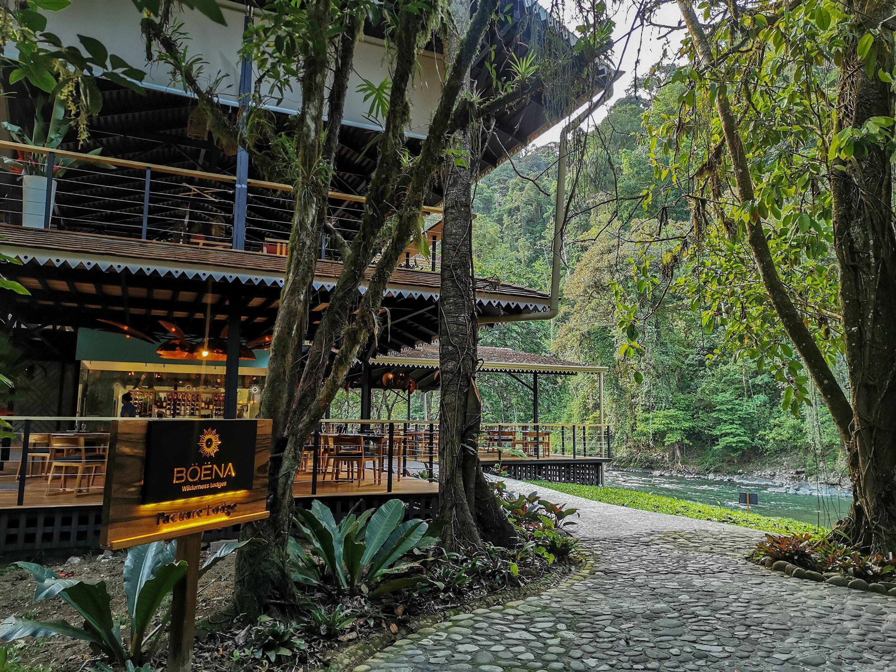 Pacuare Lodge by Böëna en Rio Pacuare