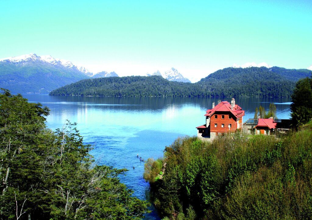 Correntoso Lake & River Hotel