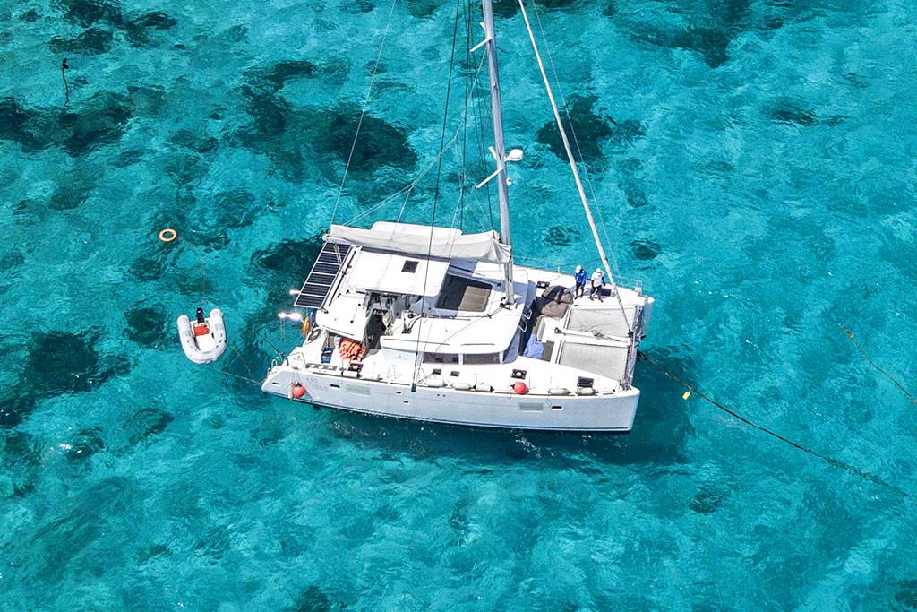 Catamarán Privado Lagoon 450F