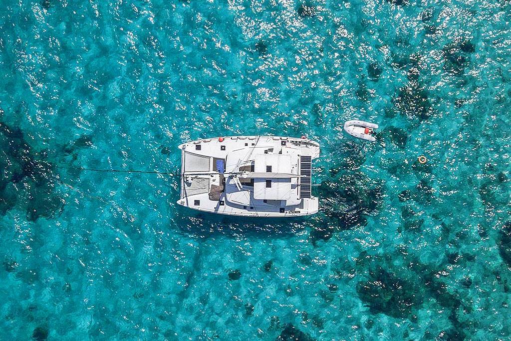 Catamarán Privado Lagoon 450F