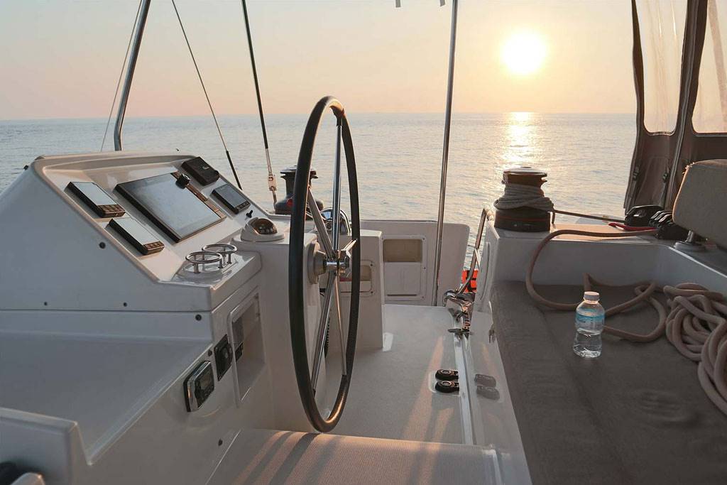 Catamarán Privado Lagoon 450F