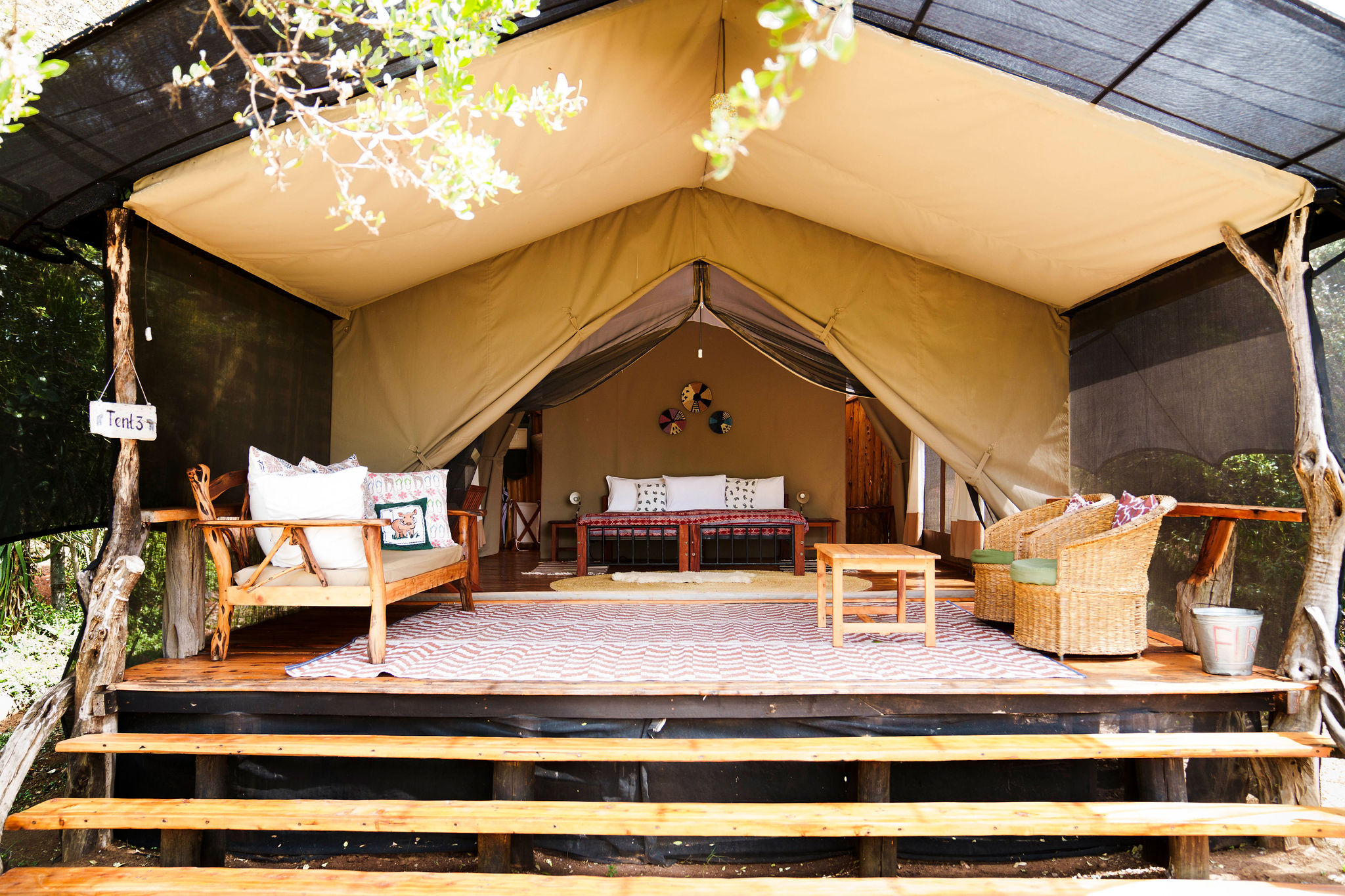 Ekorian's Mugie Camp