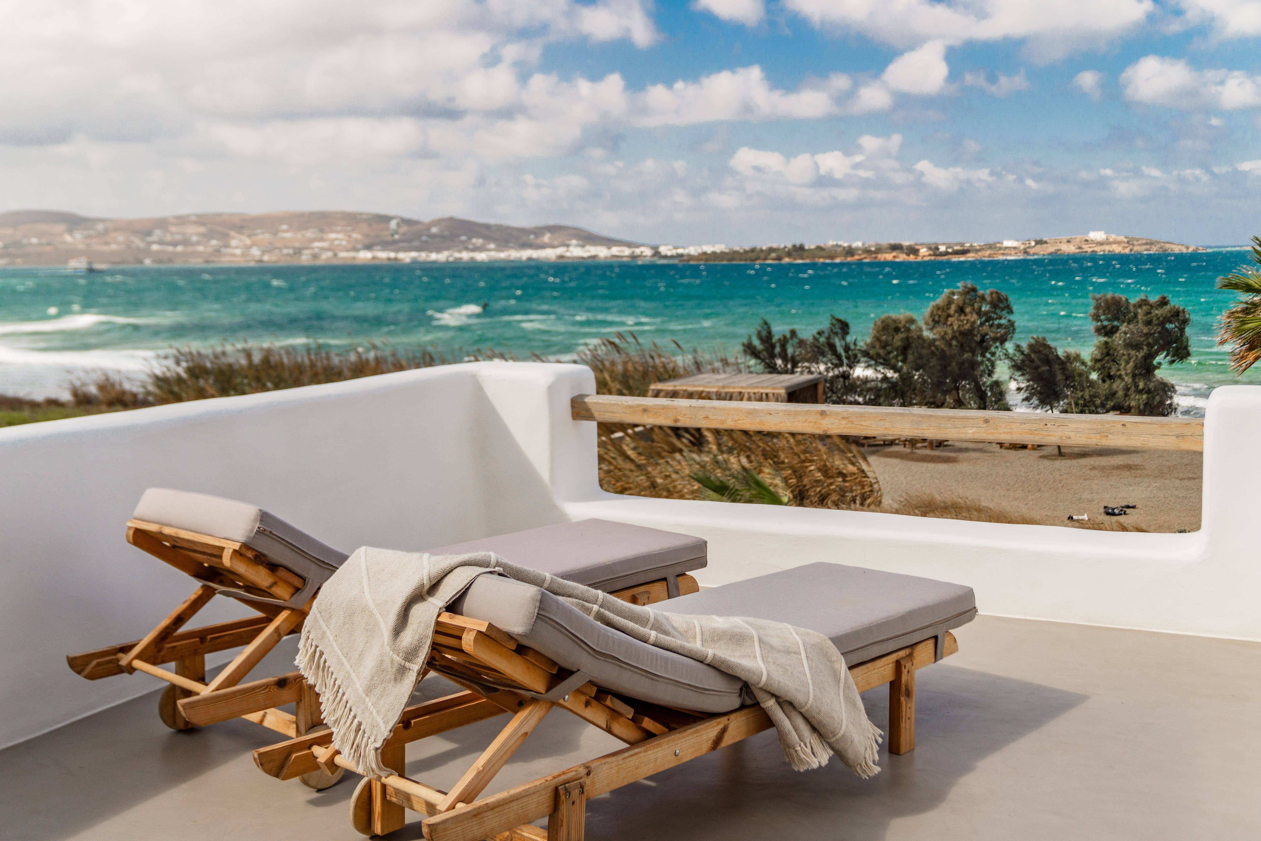 Seesoo Paros Beachfront Resort 