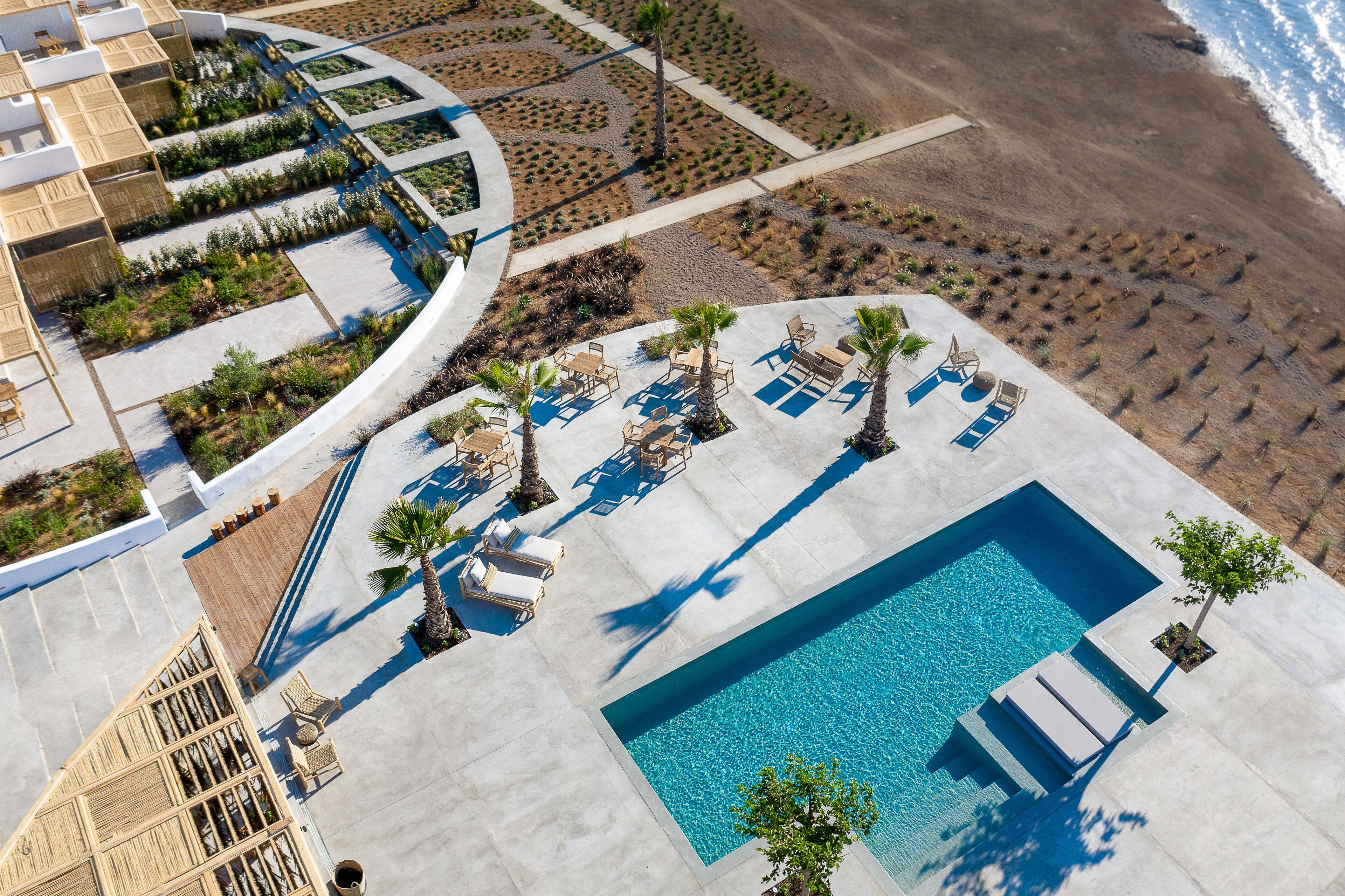 Seesoo Paros Beachfront Resort 