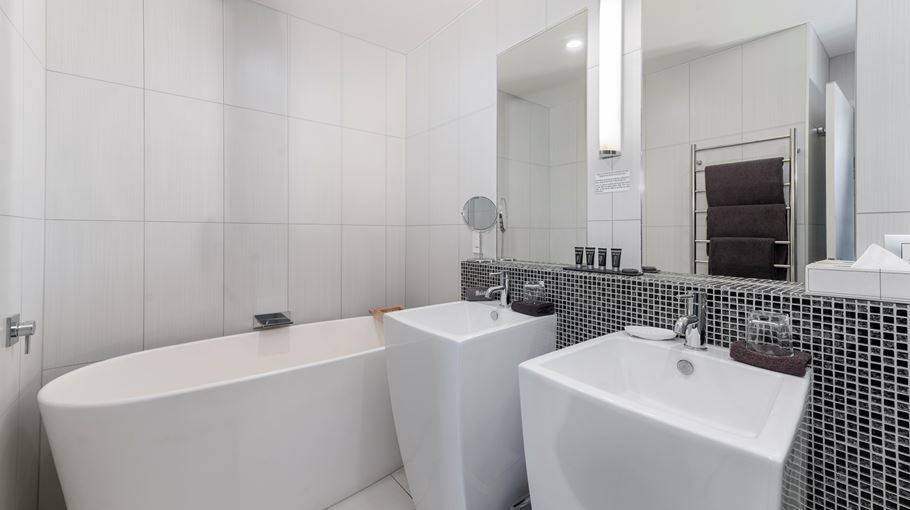 Black Swan Lakeside Boutique Hotel