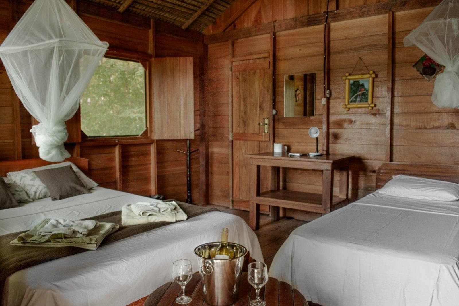 Dolphin Lodge en su destino
