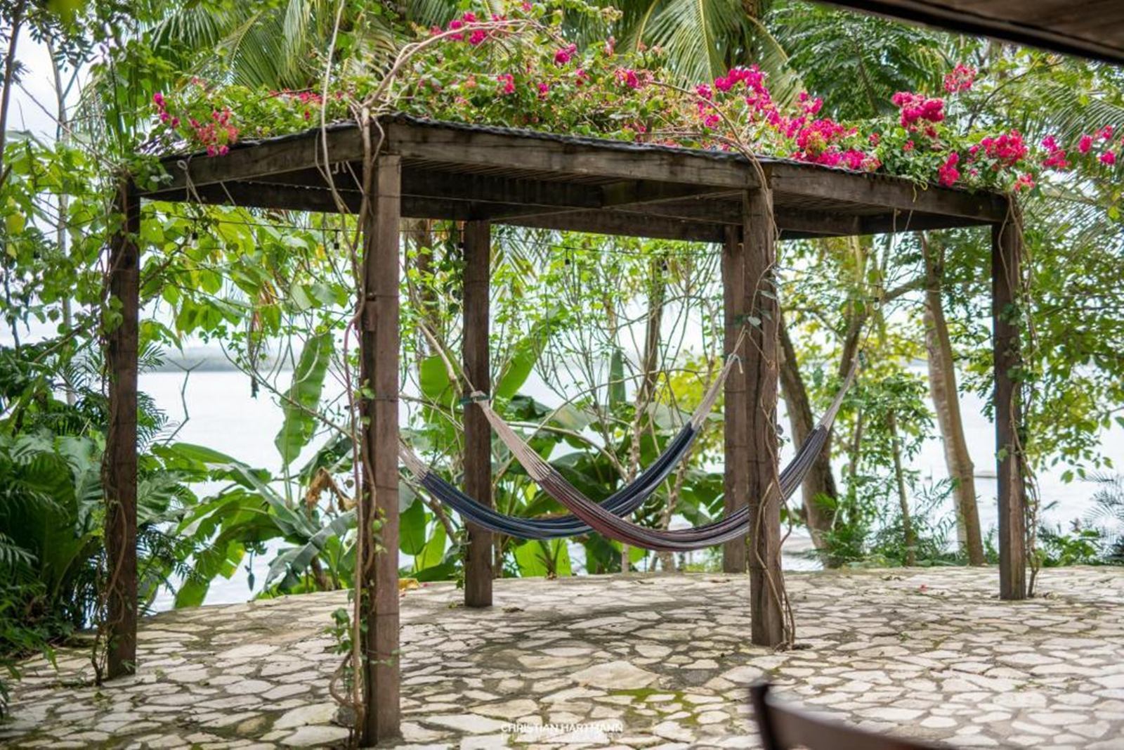 Hotel Gringo Perdido en lago peten itz