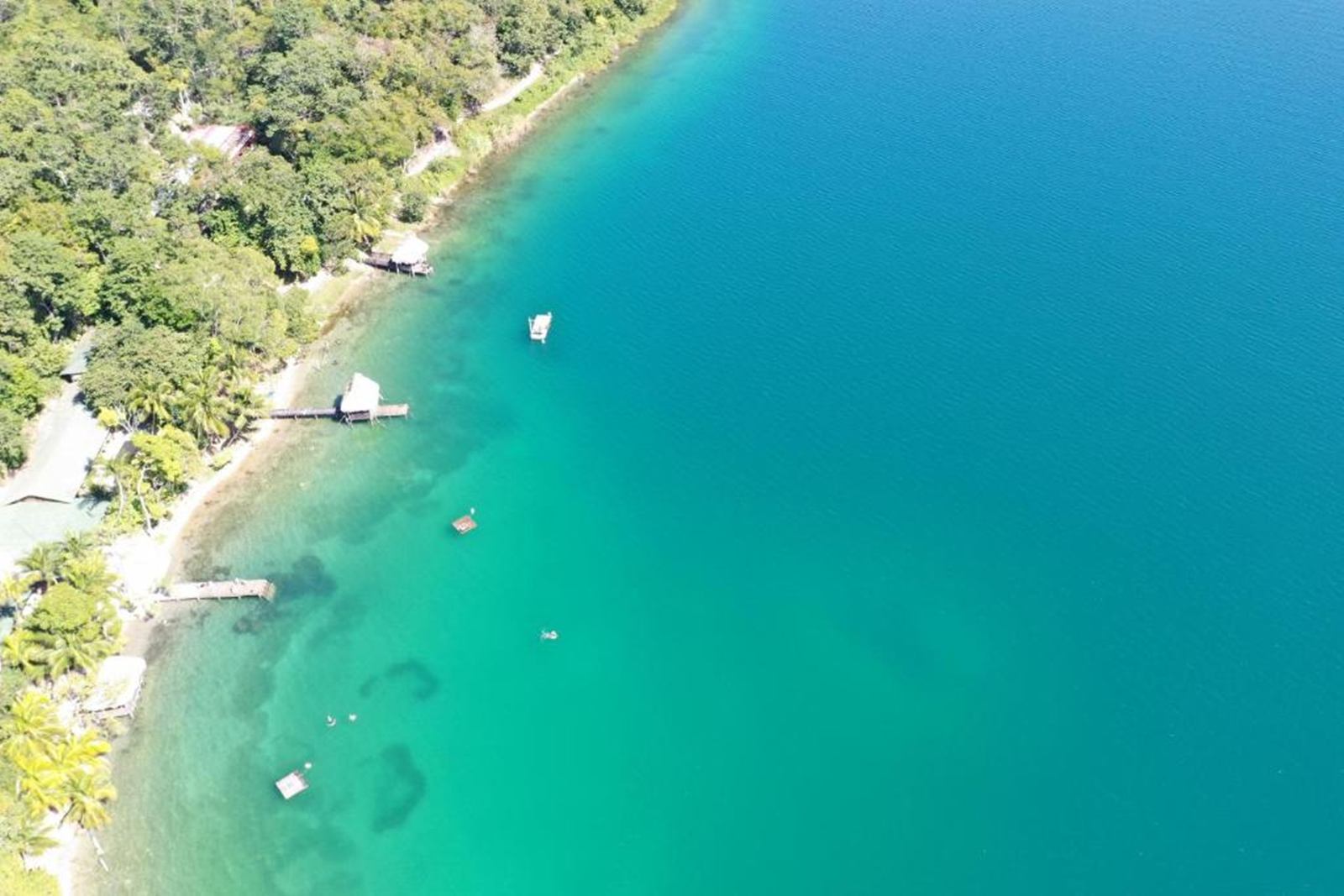 Hotel Gringo Perdido en lago peten itz