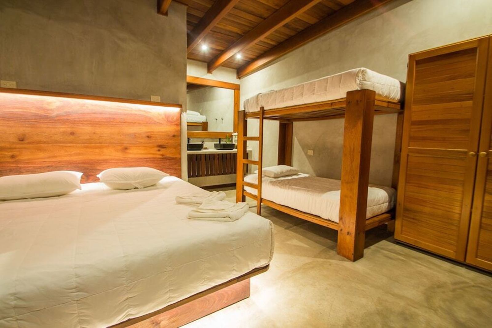 Hotel Gringo Perdido en lago peten itz