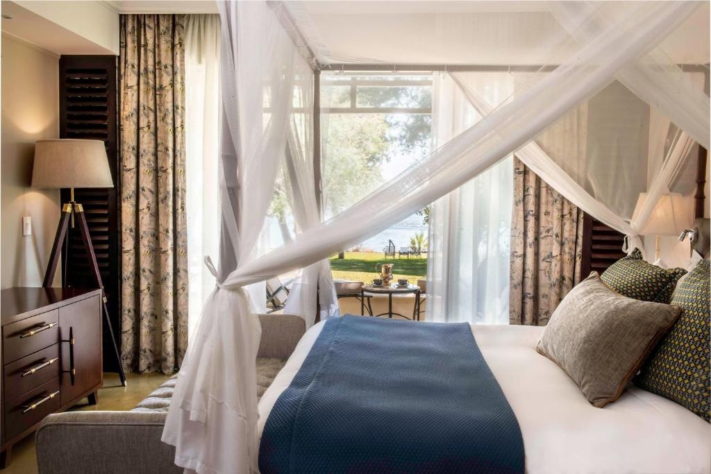 Royal Livingstone Victoria Falls Zambia Hotel by Anantara en su destino