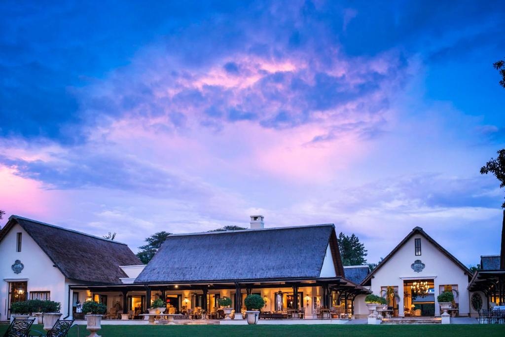 Royal Livingstone Victoria Falls Zambia Hotel by Anantara en Livingstone